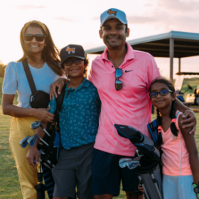 family-golf-day-